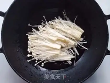 Make Garlic mackerel with golden needles step 2