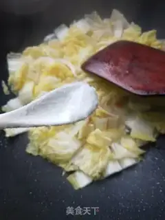 Make Shrimp-covered cabbage step 2