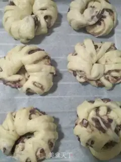 Make Homemade red bean bread step 8