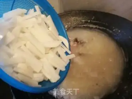Make The radish gravy soup step 4