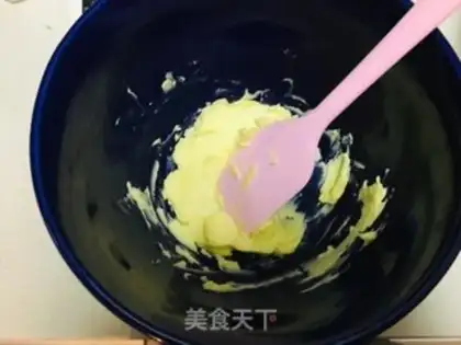Make Strawberry marble pound cake step 0