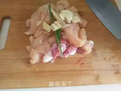 Make Chickenball tofu soup step 1