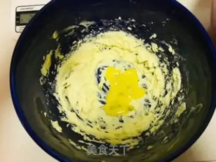 Make Strawberry marble pound cake step 2