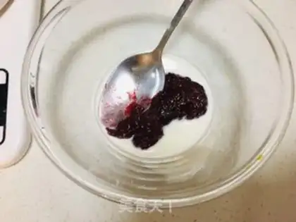 Make Strawberry marble pound cake step 4