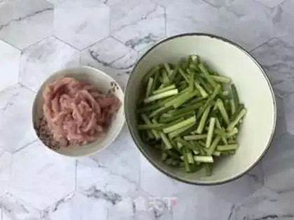 Make Garlic fried meat step 1