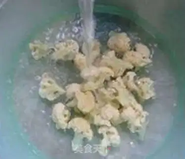 Make Gold mushrooms and cuisine step 2