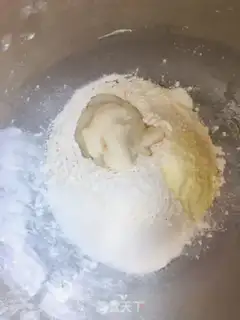 Make The tuna milk roll step 1