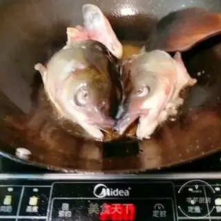 Make Fishheads with red potato fans step 3