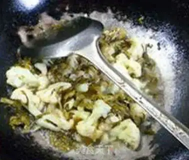 Make Gold mushrooms and cuisine step 6