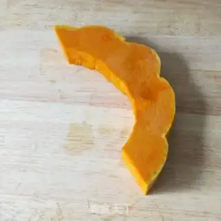 Make Pumpkin roses step 0