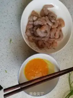 Make Shrimp fried eggs step 1