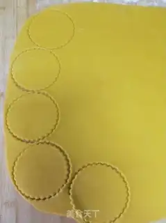 Make Pumpkin roses step 8