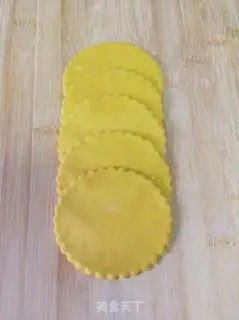 Make Pumpkin roses step 9