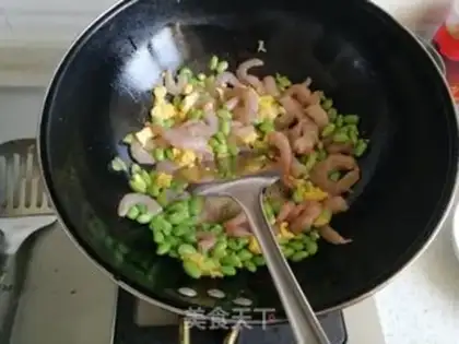 Make Shrimp fried eggs step 5