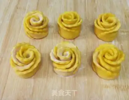Make Pumpkin roses step 14