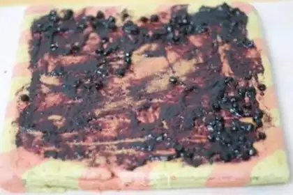 Make Double blueberry jam cake rolls step 23