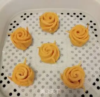 Make Pumpkin roses step 21