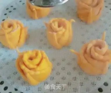 Make Pumpkin roses step 22