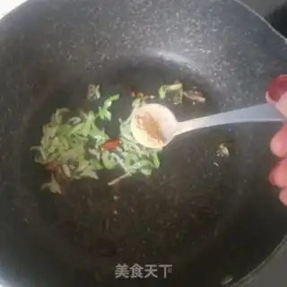 Make Spinach and fried eggs step 3
