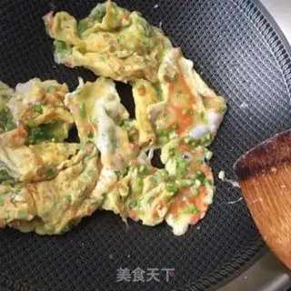 Make Garlic fried eggs step 9