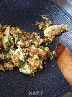 Make Garlic fried eggs step 11