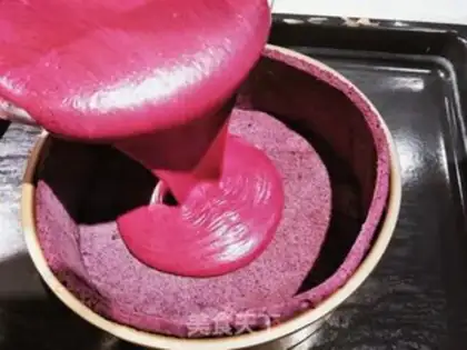 Make Blueberry stake ice cream cake step 16