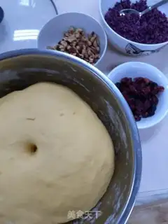 Make Pumpkin rolls step 3