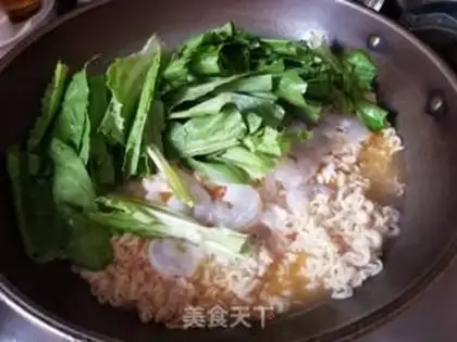 Make Shrimp noodles step 4