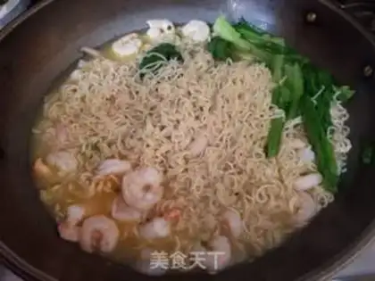 Make Shrimp noodles step 5