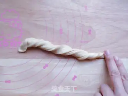 Make Cinnamon twist step 14
