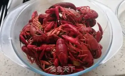 Make 13 fragrances of spicy lobster step 0