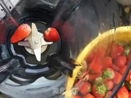 Make Strawberry Mountain Mock step 1