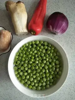 Make Sweet pepper fried peas step 1