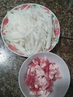 Make Radish fried meat step 1