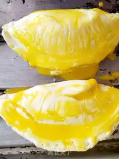 Make Eggskin banana pie step 6
