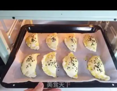 Make Eggskin banana pie step 7