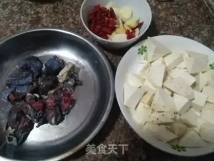 Make Potato burns chicken legs step 1