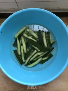 Make Cracker cucumber step 1