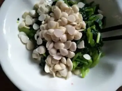 Make Spinach almonds step 2