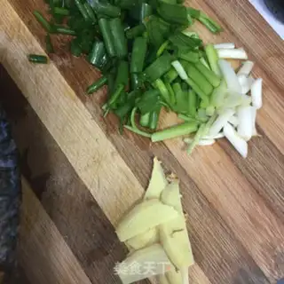 Make Red-fried fish step 1