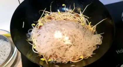 Make A bean sprouts fan step 3