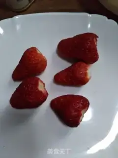 Make Strawberry yogurt step 1