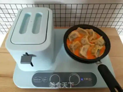 Make Hold on to the omelet step 3