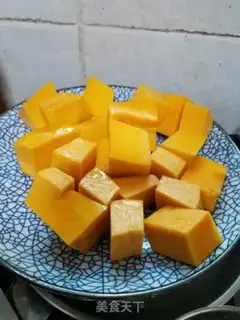Make Pumpkin curry and coconut step 1