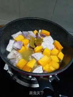 Make Pumpkin curry and coconut step 4