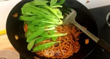 Make Shanghai noodles step 6