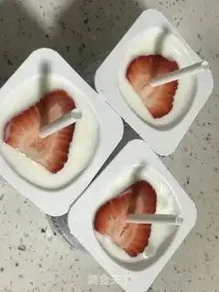 Make Strawberry yogurt step 4