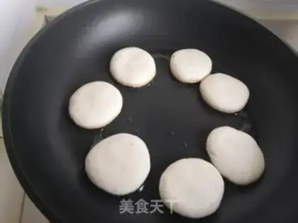 Make Caramel banana rice cake step 5