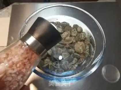 Make Liquor clams step 1
