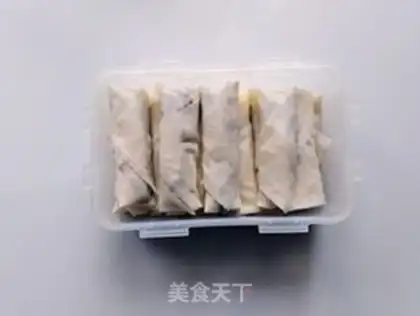 Make Strawhead Spring Roll step 6